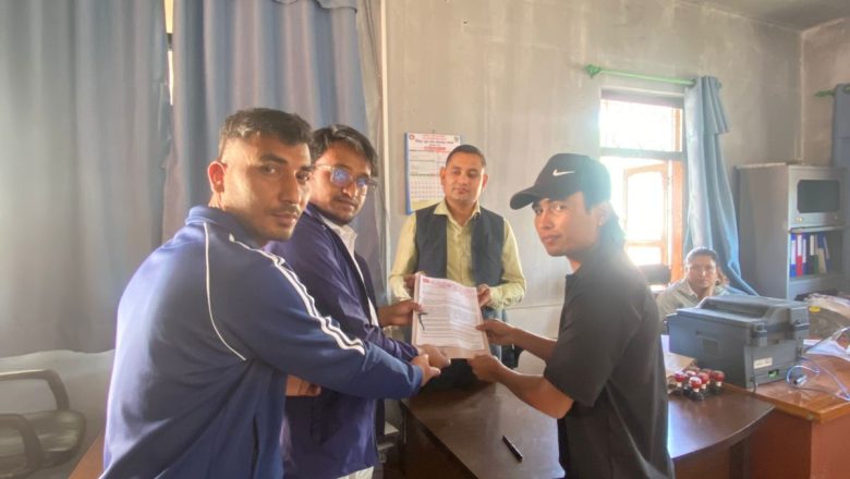 शिक्षा ऐनअनुसार प्रधानाध्यापक नियुक्ति माग गर्दै अखिल (क्रान्तिकारी) ले बुझायो  ज्ञापनपत्र