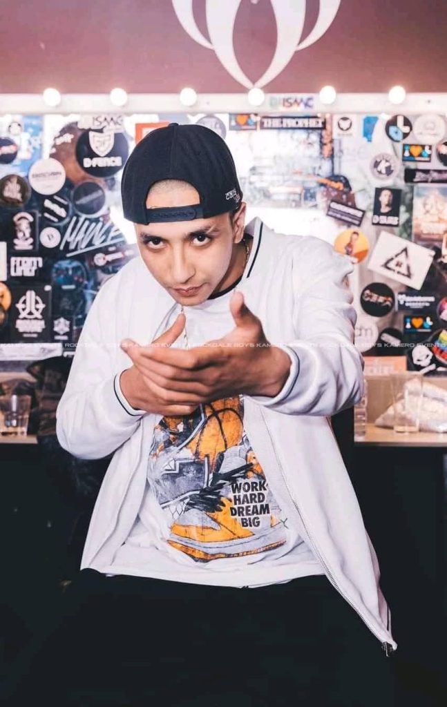 लुम्बिनी प्रदेश स्तरिय महोत्सव आज चर्चीत र्यापर जीबबको प्रस्तुति