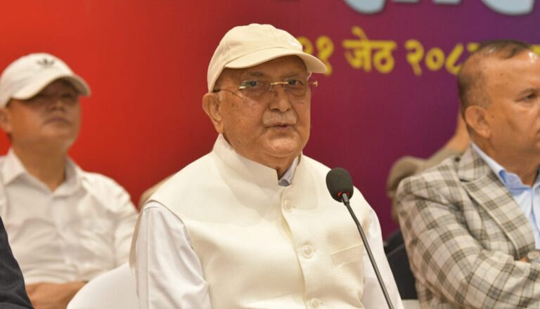 एमाले अध्यक्ष ओलीकाे भनाइ ः पार्टीलाई अलपत्र छोड्दिनँ