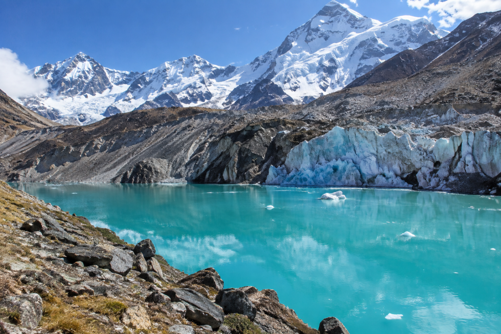 जोखिमपूर्ण हिमतालको जलस्तर घटाउने तयारीमा सरकार