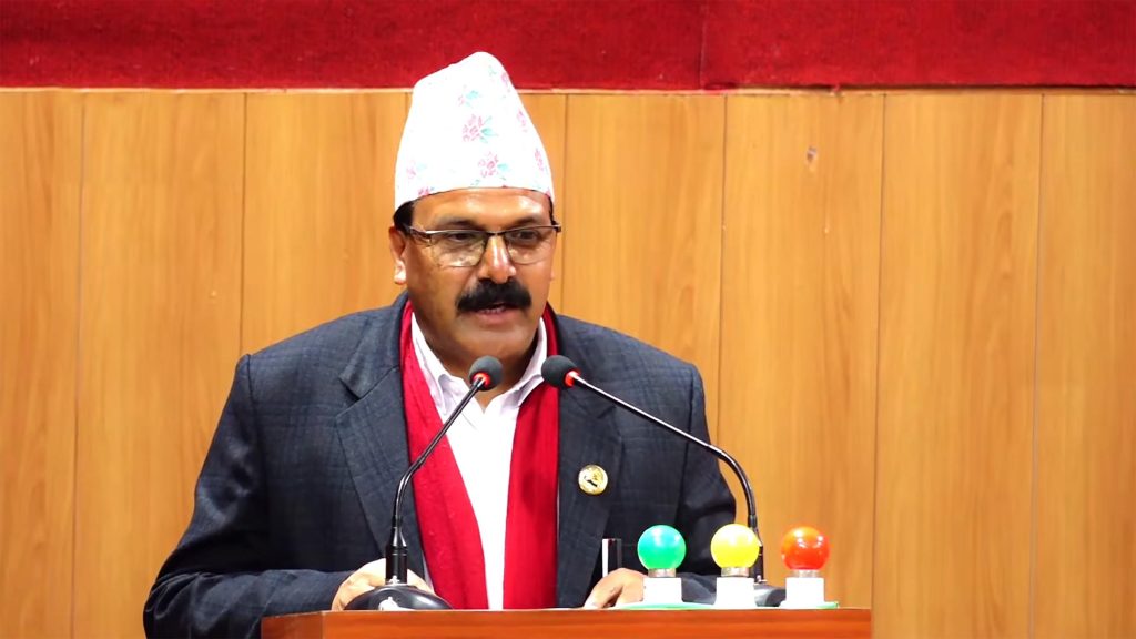 विधेयक टेबुल नभएपछि पूर्वमुख्यमन्त्री शर्मा सदनमै धर्नामा