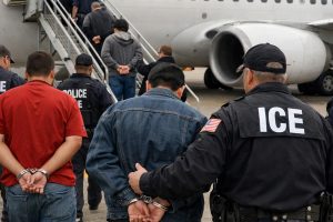 police-ICE-US-deportation